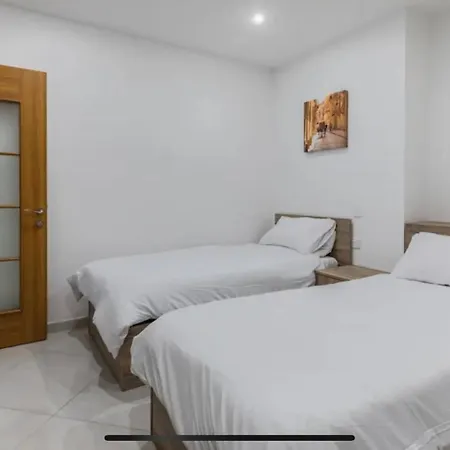 شقة Fishing Village - Two Bedroom - 3rd Floor