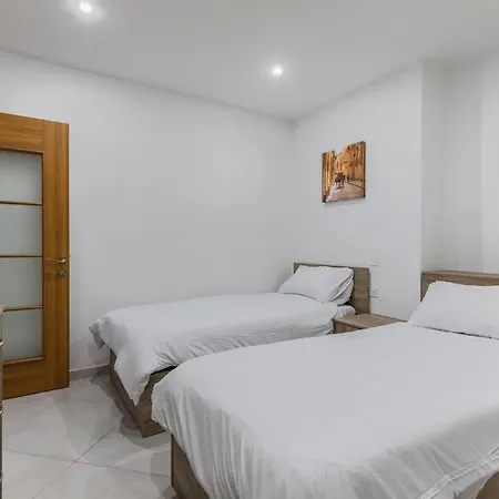 شقة Fishing Village - Two Bedroom - 3rd Floor مرسلوك